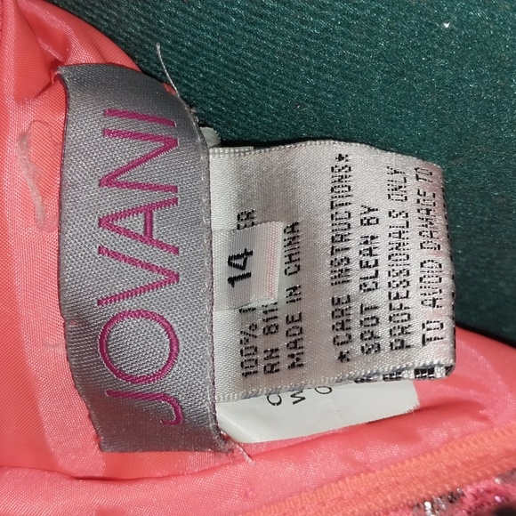 Prom dres coral color - Picture 2 of 2